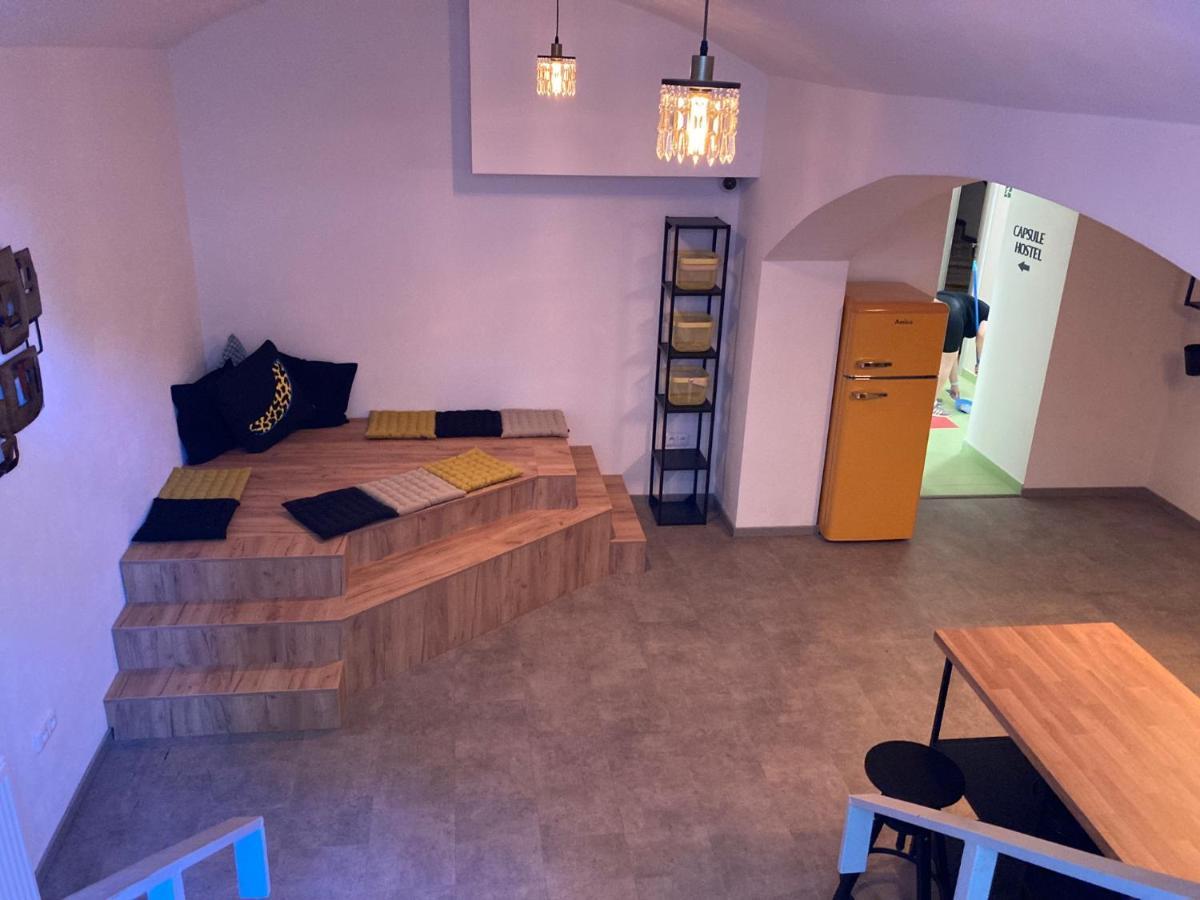 Capsule Hostel Erbenova Прага Экстерьер фото