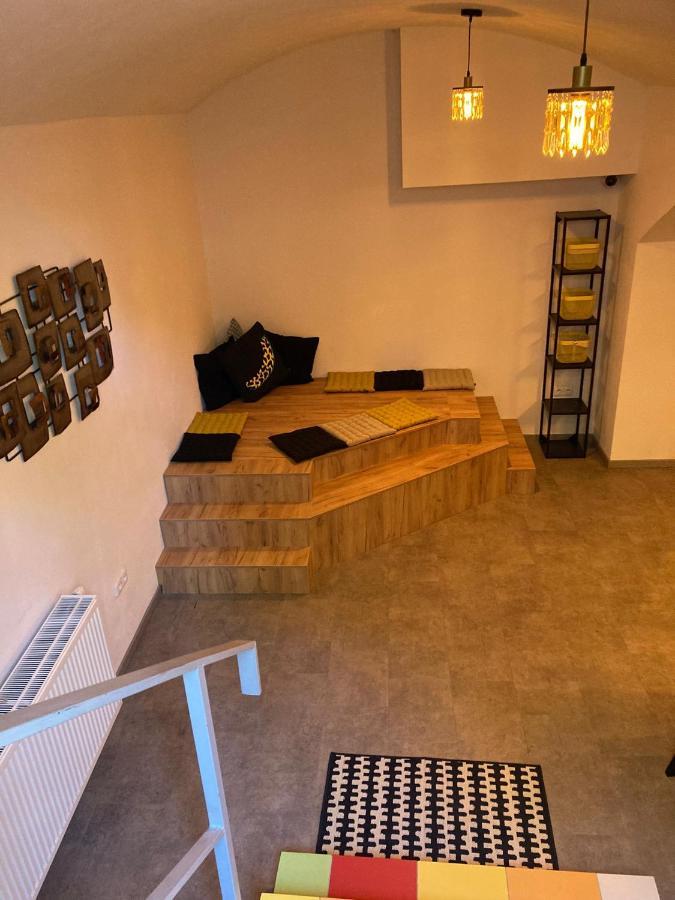 Capsule Hostel Erbenova Прага Экстерьер фото