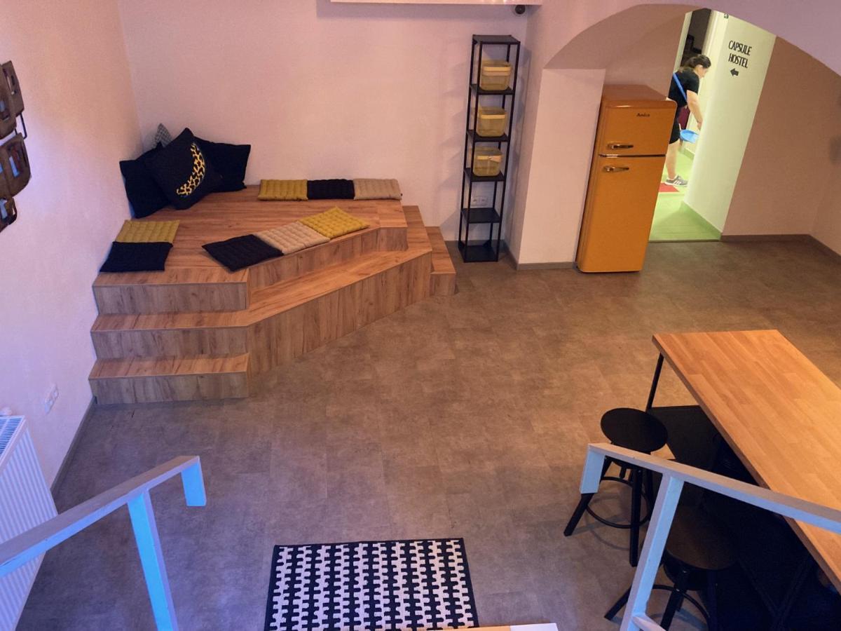 Capsule Hostel Erbenova Прага Экстерьер фото